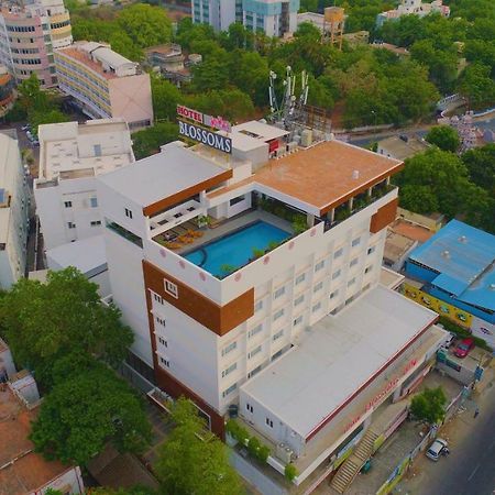 Hotel Blossoms Tiruchirappalli Exterior photo