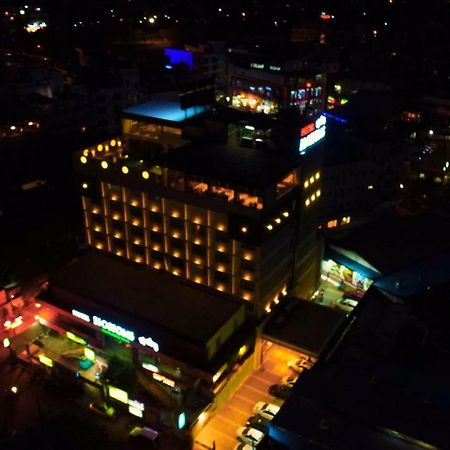 Hotel Blossoms Tiruchirappalli Exterior photo